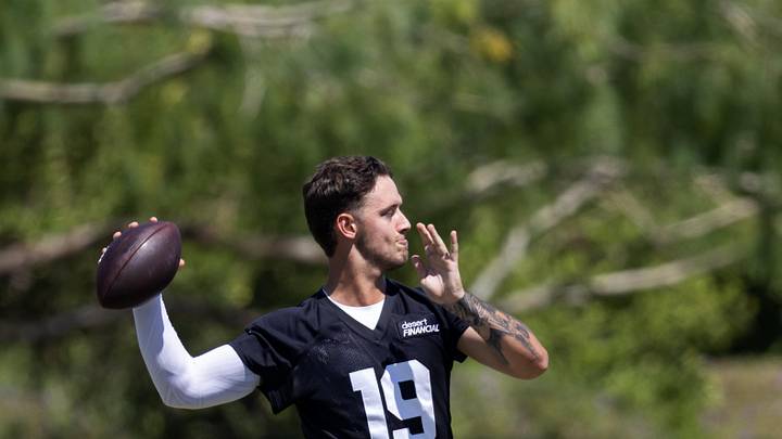 May 8, 2026; Tempe, AZ, USA; Arizona Cardinals quarterback Carson Beck (19) during rookie minicamp at Dignity Health Arizona Cardinals Training Center. Mandatory Credit: Mark J. Rebilas-Imagn Images May 8, 2026; Tempe, AZ, USA; Arizona Cardinals quarterback Carson Beck (19) during rookie minicamp at Dignity Health Arizona Cardinals Training Center. Mandatory Credit: Mark J. Rebilas-Imagn Images