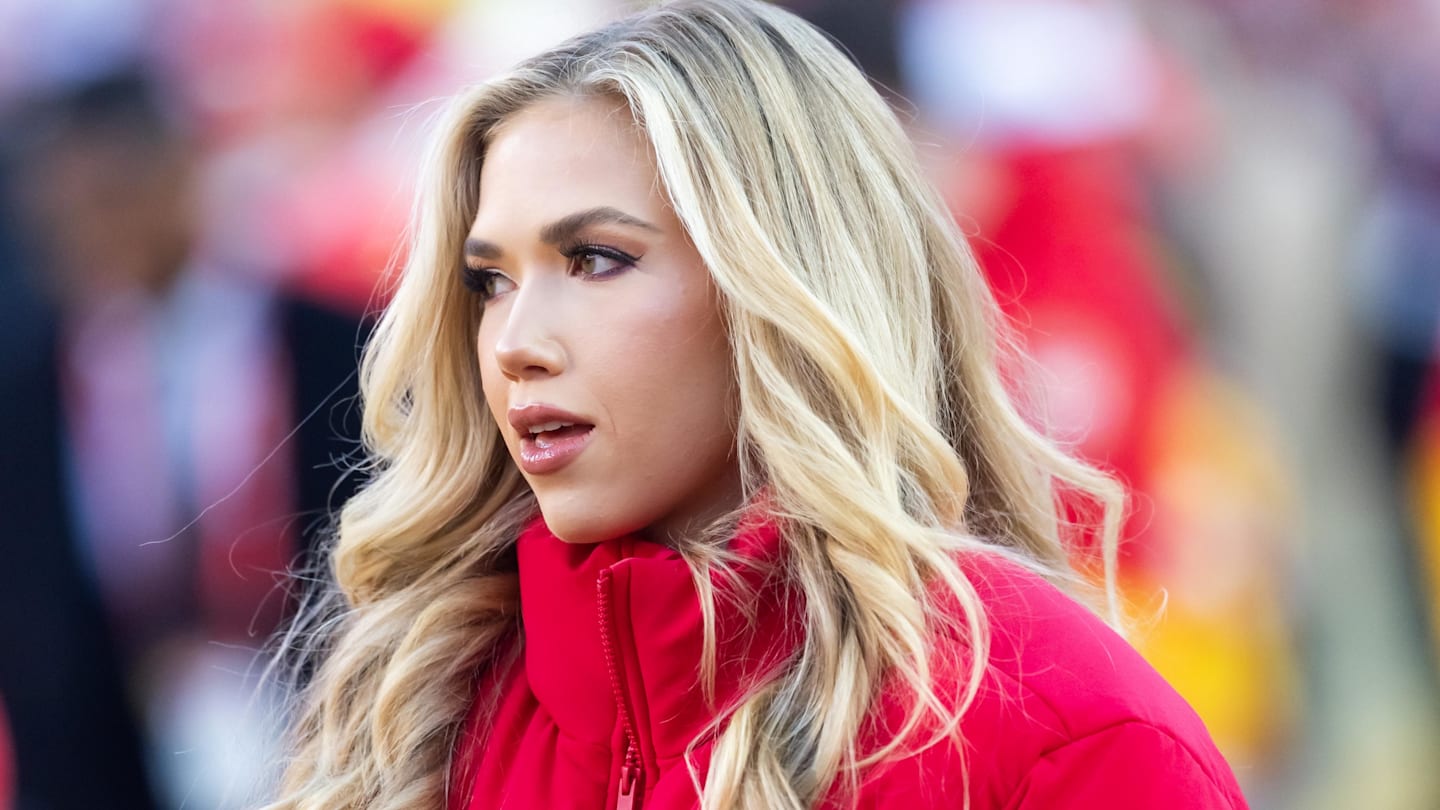 Chiefs Heiress Gracie Hunt Flexes Giant Engagement Ring