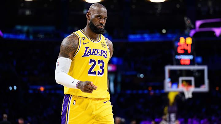 LeBron James ya no es el mejor anotador de los Lakers 