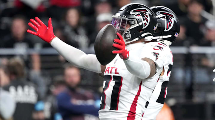 Safety Justin Simmons isn't closing the door on a return to the Atlanta Falcons.