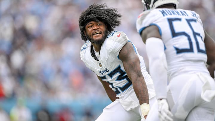 South Carolina football legend Ernest Jones with the Tennessee Titans