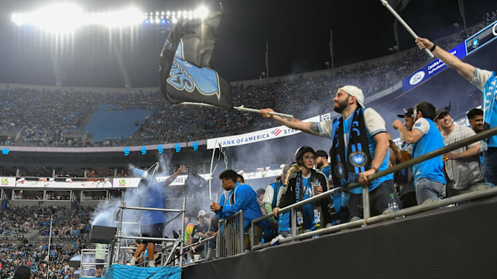 La afición se hizo sentir en el duelo de Charlotte FC ante El Galaxy de Los Ángeles y superaron récord de asistencia. La afición se hizo sentir en el duelo de Charlotte FC ante El Galaxy de Los Ángeles y superaron récord de asistencia.