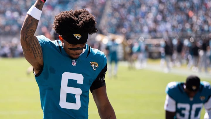 Jacksonville Jaguars cornerback Greg Newsome II (6) gets the team excited before the start of the game against the Seattle Seahawks in an NFL football game at EverBank Stadium, Sunday, Oct. 12, 2025, in Jacksonville, Fla. [Doug Engle/Florida Times-Union]