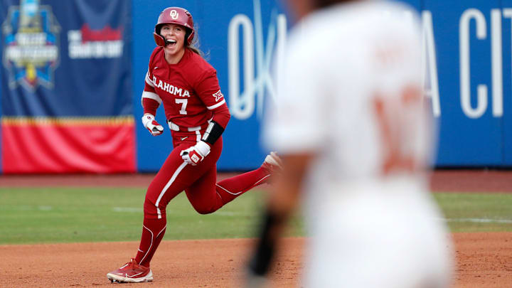 Oklahoma outfielder Kasidi Pickering