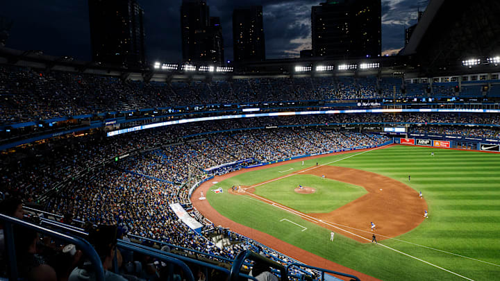 Toronto Blue Jays fans set a new record for hot dogs sold last Tuesday against the New York Yankees.