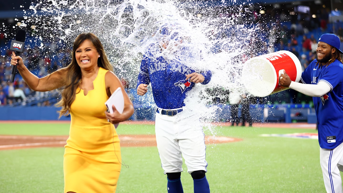 Blue Jays beloved broadcaster wins prestigious Canadian media award