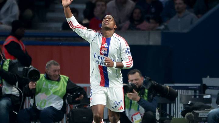 Paris Saint-Germain v Olympique Lyonnais - Ligue 1 McDonald's Paris Saint-Germain v Olympique Lyonnais - Ligue 1 McDonald's