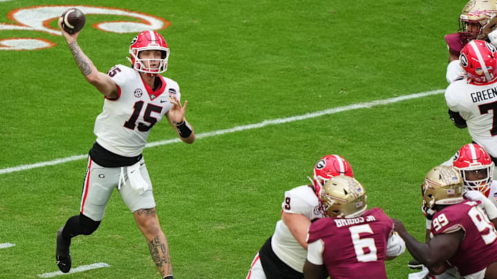  Georgia Bulldogs quarterback Carson Beck (15)