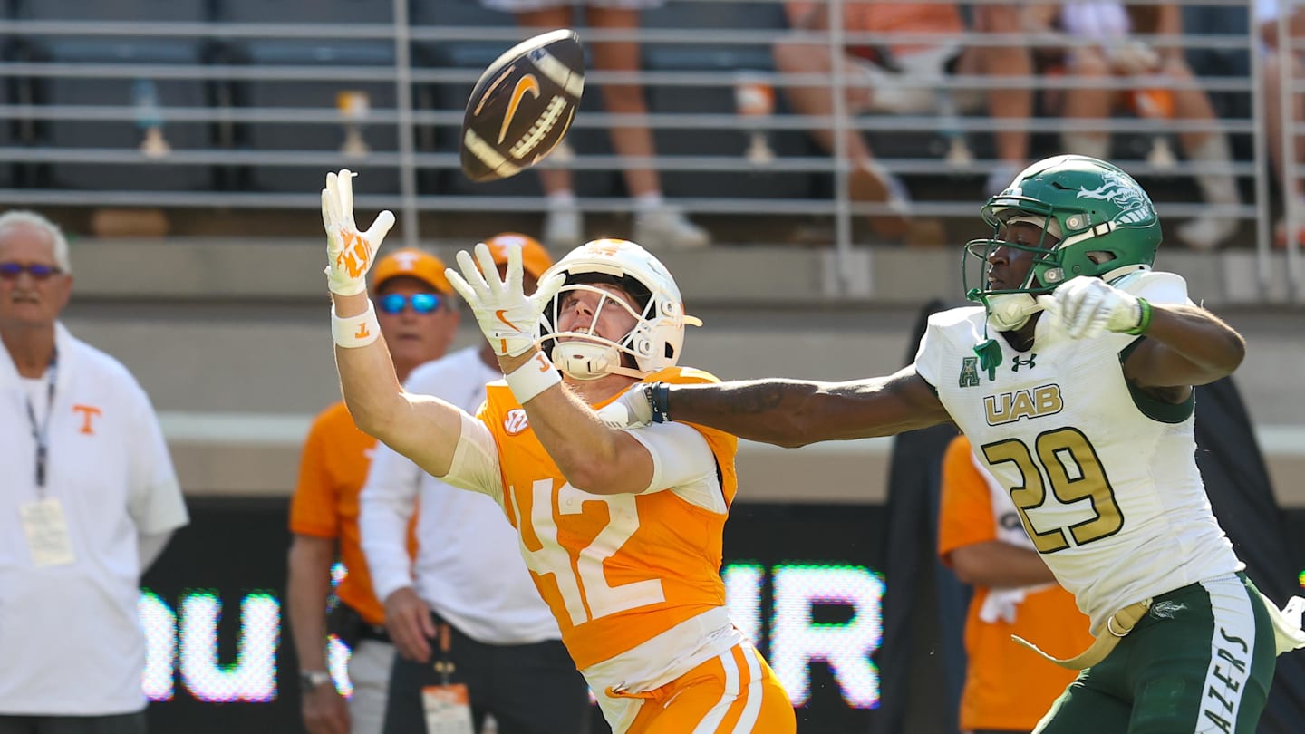 Tennessee Football WR Braylon Harmon Announces Plans to Enter the NCAA Transfer Portal