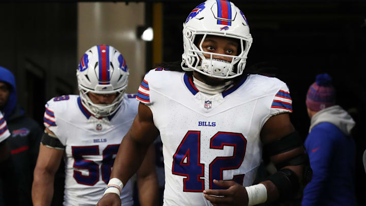 Buffalo Bills linebacker Dorian Williams takes the field against the Pittsburgh Steelers.