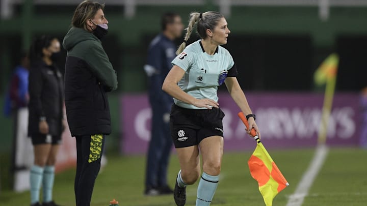 Neuza Back será auxiliar no confronto entre Costa Rica e Alemanha