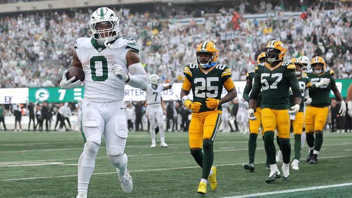 New York Jets running back Braelon Allen (0) scores a touchdown during the second quarter against the Green Bay Packers at MetLife Stadium. New York Jets running back Braelon Allen (0) scores a touchdown during the second quarter against the Green Bay Packers at MetLife Stadium.