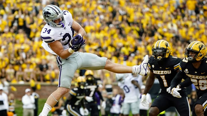 Sep 16, 2023; Columbia, Missouri, USA; Kansas State Wildcats tight end Ben Sinnott (34) scores a touchdown against the Missouri Tigers.