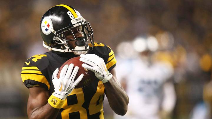 Nov 8, 2018; Pittsburgh, PA, USA; Pittsburgh Steelers wide receiver Antonio Brown (84) catches a fifty-three yard touchdown pass against the Carolina Panthers during the second quarter at Heinz Field. Mandatory Credit: Charles LeClaire-Imagn Images