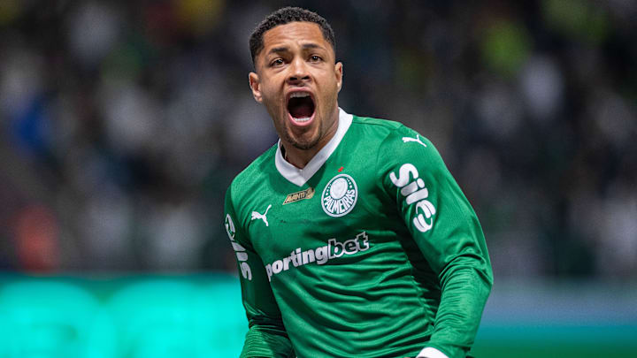 Vitor Roque vem de hat-trick e grande atuação na vitória do Palmeiras Vitor Roque vem de hat-trick e grande atuação na vitória do Palmeiras