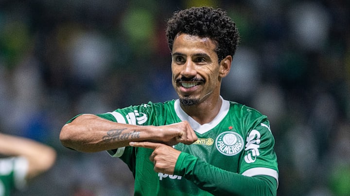 Lucas Evangelista renovou com o Palmeiras até o fim da próxima temporada