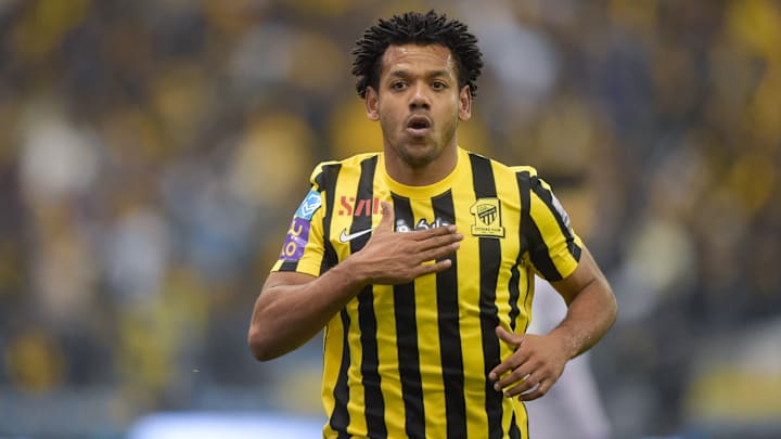 Romarinho será parceiro de Benzema no Al-Ittihad.