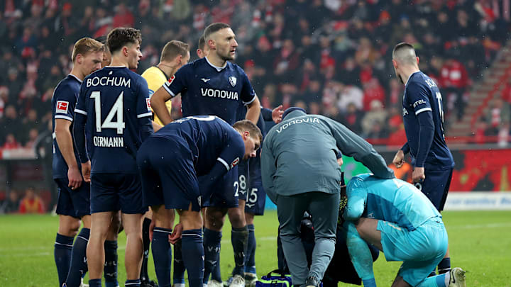 Patrick Drewes wurde von einem Feuerzeug getroffen Patrick Drewes wurde von einem Feuerzeug getroffen