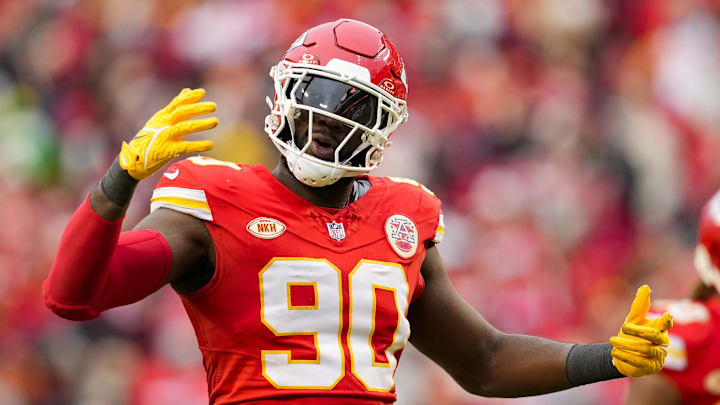 Charles Omenihu has at least a half-sack in five consecutive games