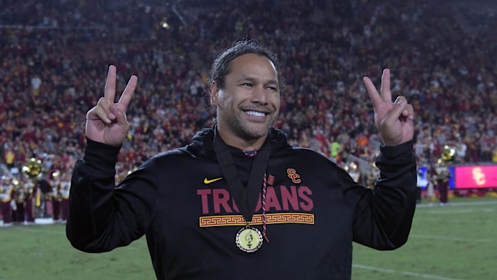 Nov 4, 2017; Los Angeles, CA, USA; Pittsburgh Steelers former safety Troy Polamalu is recognized for his induction into the Southern California Trojans hall of fame at halftime of an NCAA football game against the Arizona Wildcats at Los Angeles Memorial Coliseum. Mandatory Credit: Kirby Lee-Imagn Images