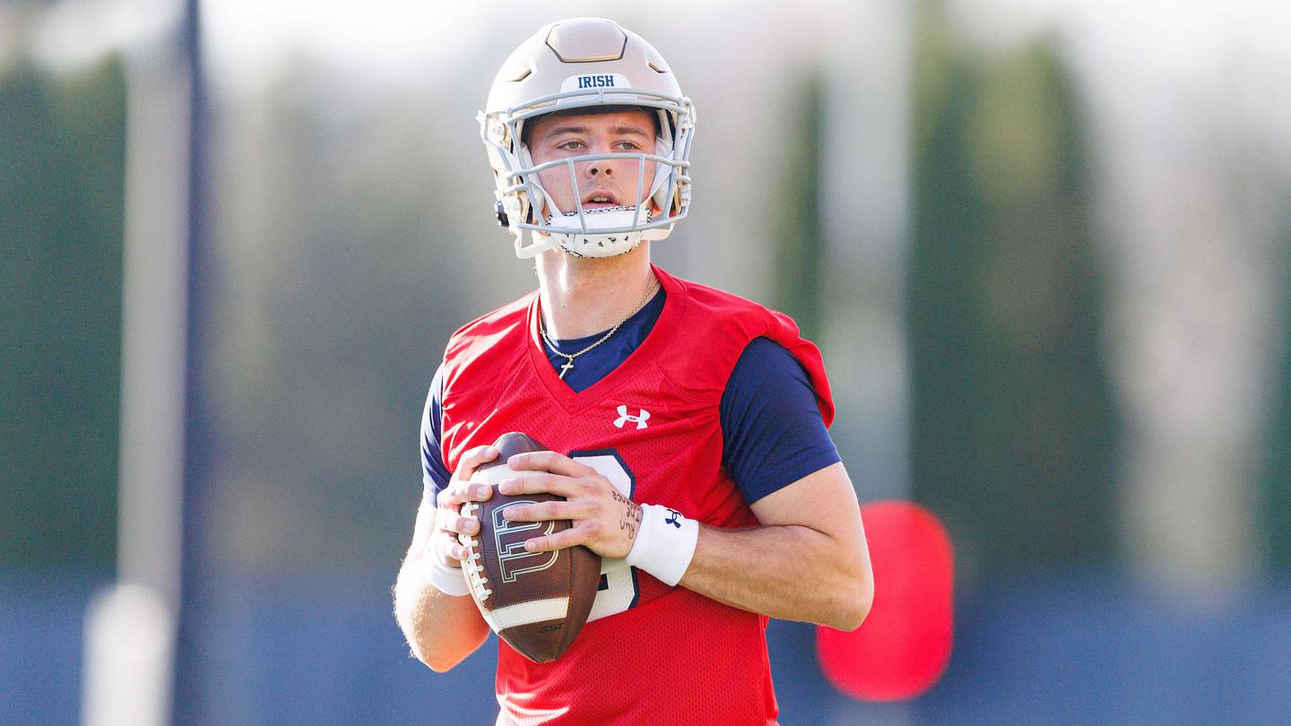 Notre Dame football QB dark horse turning heads early in spring showdown