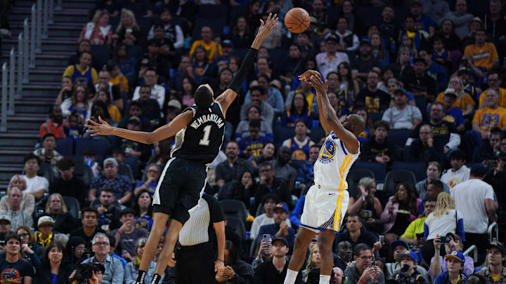 TOPSHOT-BASKET-NBA-SPURS-WARRIORS