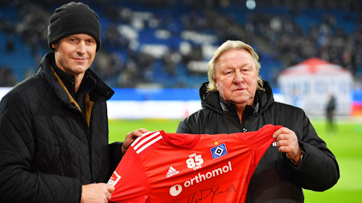 HSV-Nachwuchsdirektor Horst Hrubesch (rechts)