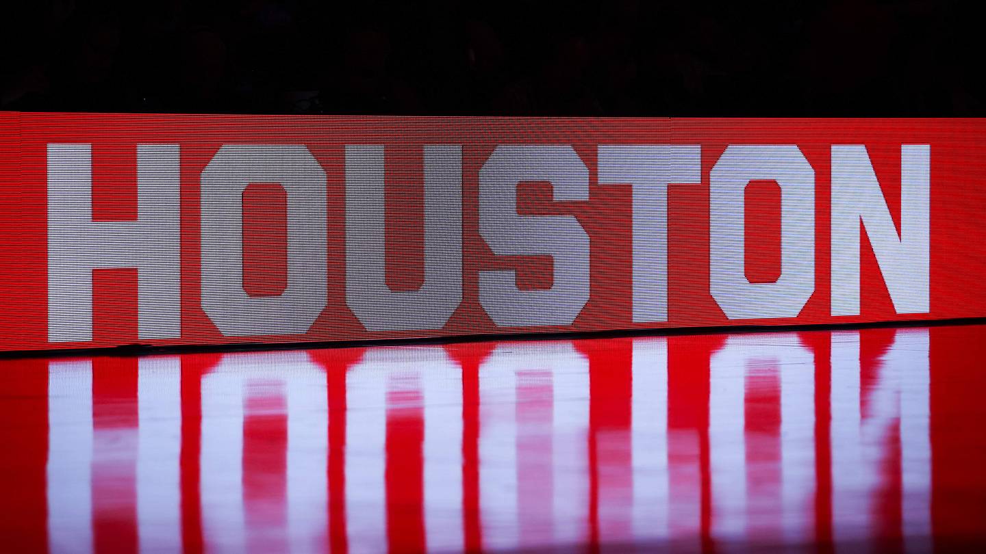Everything You Need to Know About New Houston Baseball Coach Will Davis