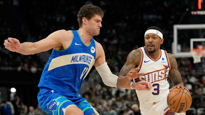 Phoenix Suns v Milwaukee Bucks