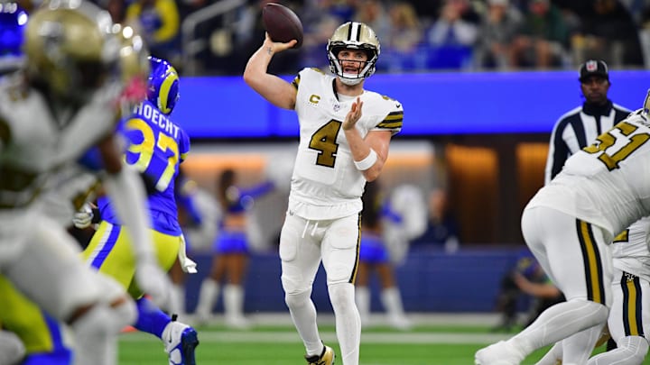 New Orleans Saints quarterback Derek Carr (4) throws a pass against the Los Angeles Rams