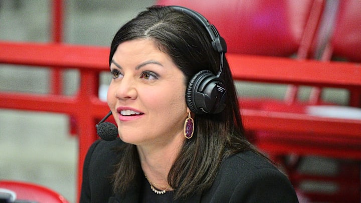 Jenny Cavnar tiene experiencia narrando juegos no sólo de béisbol, sino también de otras disciplinas