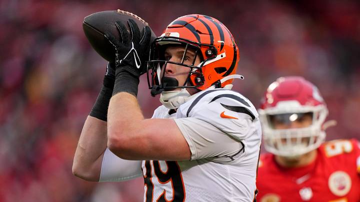 Cincinnati Bengals tight end Drew Sample (89) catches a pass in the first quarter during a Week 17 NFL football game between the Cincinnati Bengals and the Kansas City Chiefs, Sunday, Dec. 31, 2023, at GEHA Field at Arrowhead Stadium in Kansas City, Mo. Cincinnati Bengals tight end Drew Sample (89) catches a pass in the first quarter during a Week 17 NFL football game between the Cincinnati Bengals and the Kansas City Chiefs, Sunday, Dec. 31, 2023, at GEHA Field at Arrowhead Stadium in Kansas City, Mo.