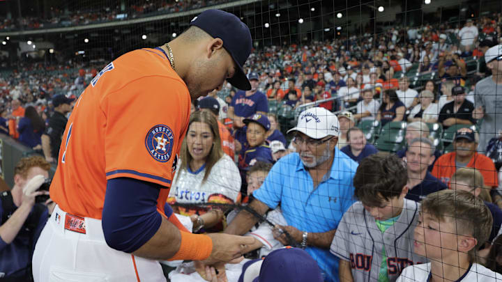 Aug 29, 2025; Houston, Texas, USA; Houston Astros right fielder Cam Smith (11) signs autographs before playing against the Los Angeles Angels at Daikin Park. Aug 29, 2025; Houston, Texas, USA; Houston Astros right fielder Cam Smith (11) signs autographs before playing against the Los Angeles Angels at Daikin Park.