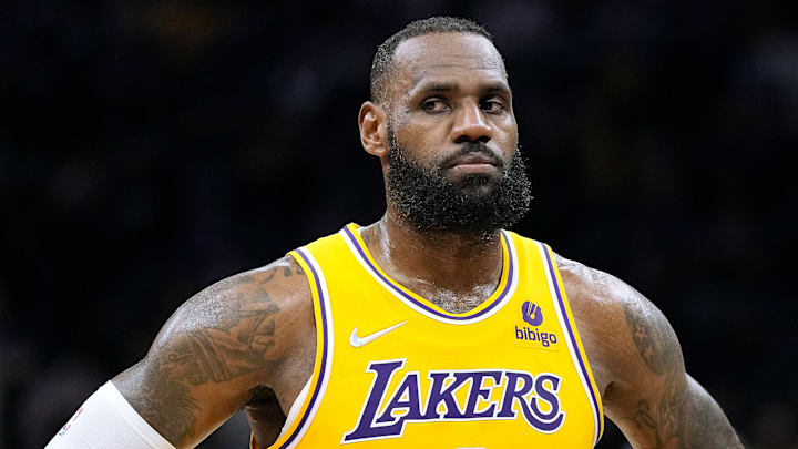James no pudo evitar la tercera derrota consecutiva de los Lakers