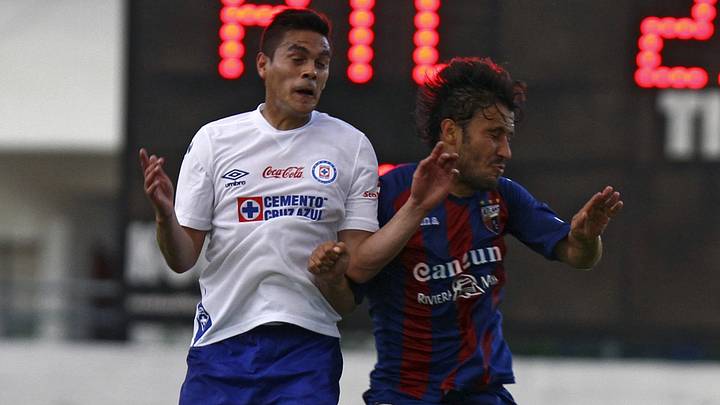 Xavi Baez y José 'Chepe' Guerrero en el último duelo de Cruz Azul y Atlante del 2014 Xavi Baez y José 'Chepe' Guerrero en el último duelo de Cruz Azul y Atlante del 2014