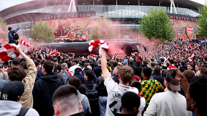 Le bus d'Arsenal a été accueilli comme il se doit.