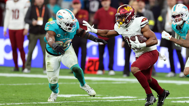 Miami Dolphins linebacker Jordyn Brooks Miami Dolphins linebacker Jordyn Brooks