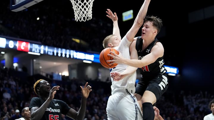Cincinnati Bearcats meet rival Xavier Musketeers in Crosstown Shootout at Cintas Center in 2023