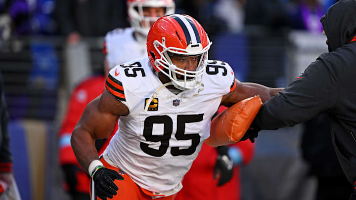 Jan 4, 2025; Baltimore, Maryland, USA; Cleveland Browns defensive end Myles Garrett (95) warms up before the game against Baltimore Ravens at M&T Bank Stadium. Mandatory Credit: Tommy Gilligan-Imagn Images Jan 4, 2025; Baltimore, Maryland, USA; Cleveland Browns defensive end Myles Garrett (95) warms up before the game against Baltimore Ravens at M&T Bank Stadium. Mandatory Credit: Tommy Gilligan-Imagn Images