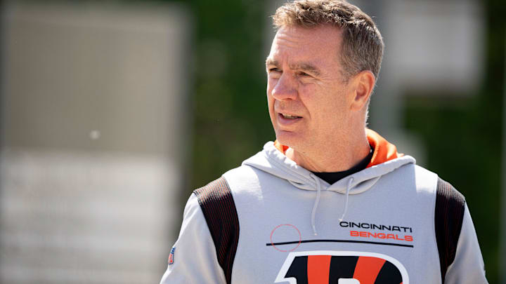 Cincinnati Bengals defensive coordinator Lou Anarumo walks to the practice fields at the Bengals NFL practice in Cincinnati on Tuesday, June 4, 2024. Cincinnati Bengals defensive coordinator Lou Anarumo walks to the practice fields at the Bengals NFL practice in Cincinnati on Tuesday, June 4, 2024.