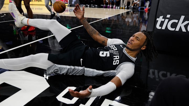 Dallas Mavericks v San Antonio Spurs