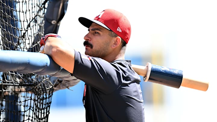 Minnesota Twins second baseman Mickey Gasper (11)  prepares to take batting practice  before the start of the spring training game against the Atlanta Braves  at CoolToday Park in North Port, Fla., on March 4, 2025.