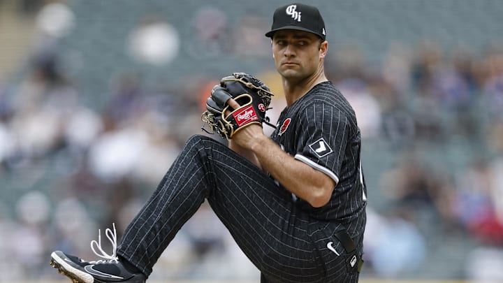May 27, 2024; Chicago, Illinois, USA; Chicago White Sox starting pitcher Nick Nastrini (43) delivers a pitch against the Toronto Blue Jays during the first inning at Guaranteed Rate Field. Mandatory Credit: Kamil Krzaczynski-Imagn Images