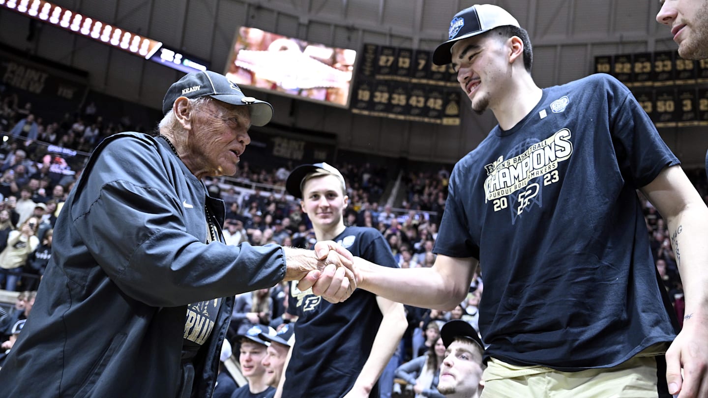 Zach Edey's Gesture to Gene Keady A Perfect Example of Purdue Basketball's 'Family'