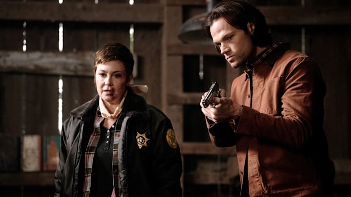 Supernatural -- "Galaxy Brain" -- Pictured (L-R): Kim Rhodes as Jody Mills and Jared Padalecki as Sam -- Photo: Katie Yu/The CW -- © 2020 The CW Network, LLC. All Rights Reserved.