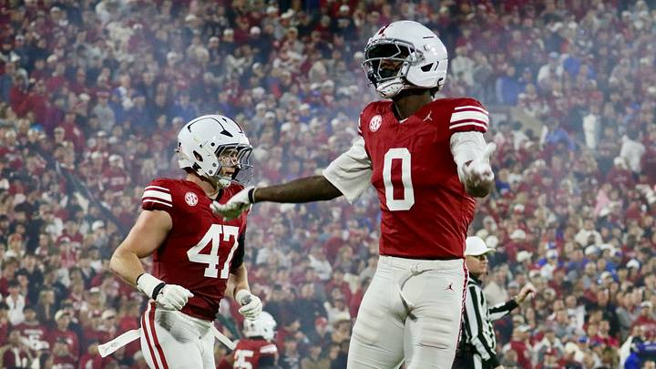 Oklahoma wide receiver Manny Choice fires up the crowd against Kentucky.