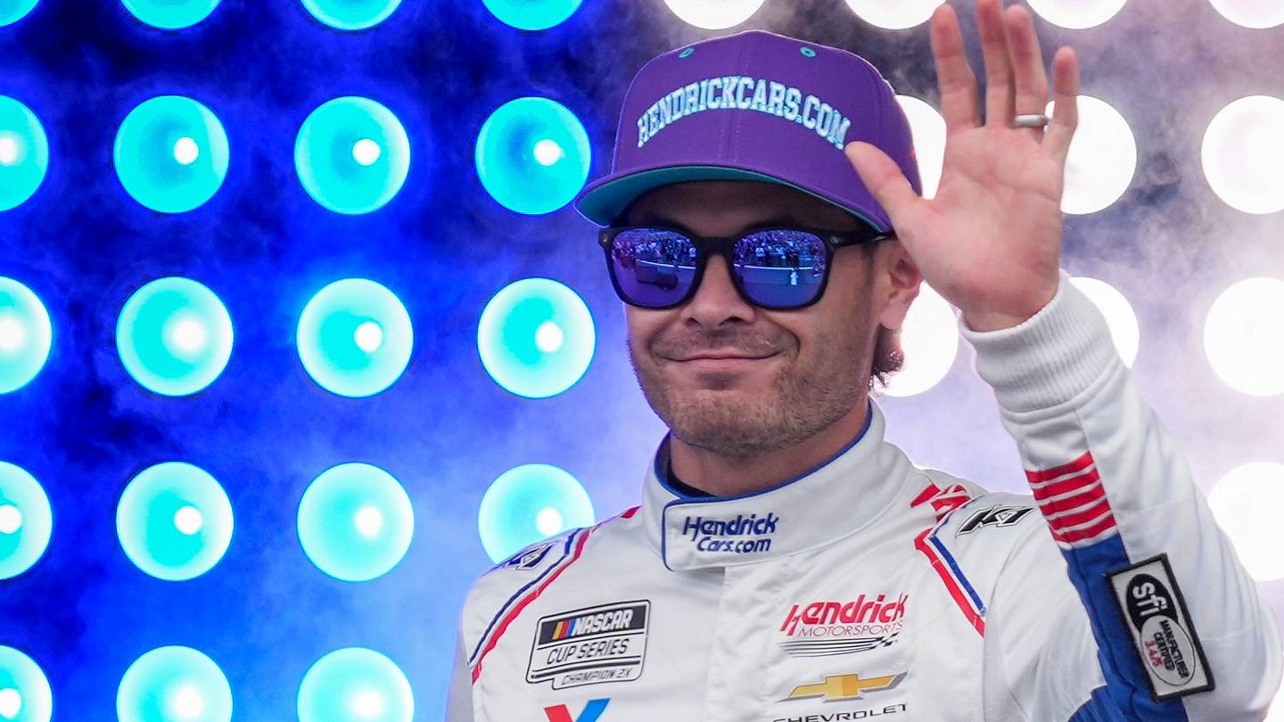 Kyle Larson Thrills with Last Lap Rally, Photo-Finish Win at Talladega