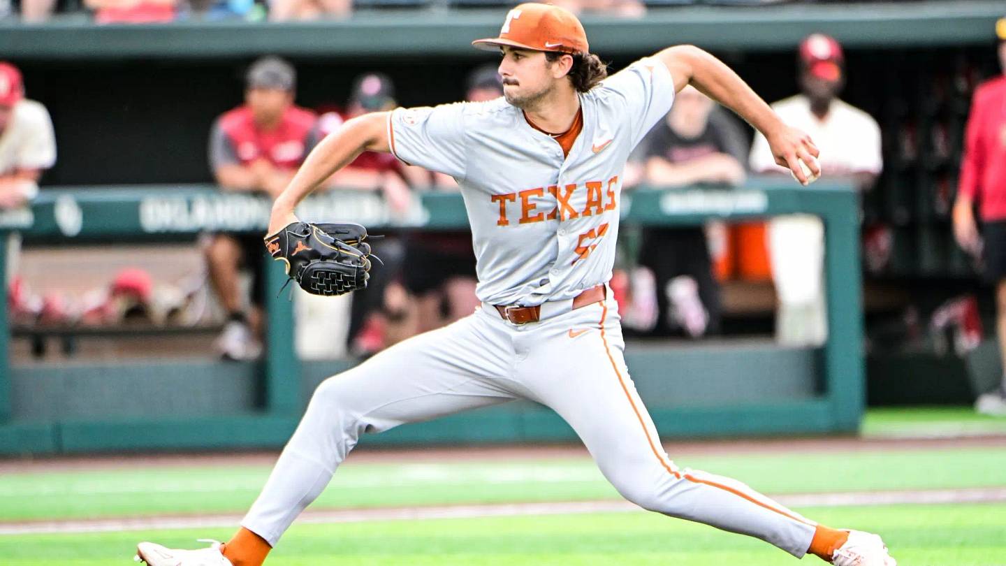 Texas Baseball Live Score for College Baseball Regional Tournament vs Holy Cross