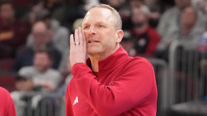 Mar 11, 2026; Chicago, IL, USA; Indiana Hoosiers head coach Darian Devries shouts instructions to his team against the Northwestern Wildcats during the first half at United Center. Mandatory Credit: David Banks-Imagn Images