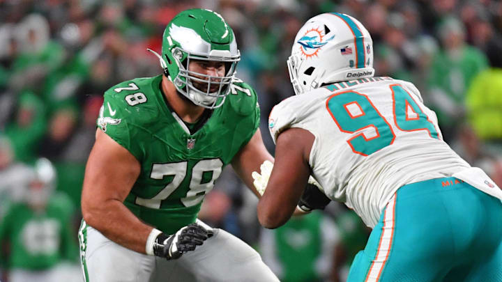 Philadelphia Eagles guard Sua Opeta (78) blocks Miami Dolphins defensive tackle Christian Wilkins (94) at Lincoln Financial Field.